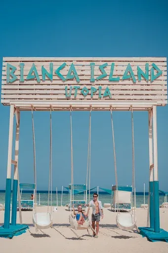 Bianca Island welcome sign